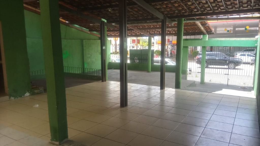 Casa à venda com 3 quartos, 200m² - Foto 3