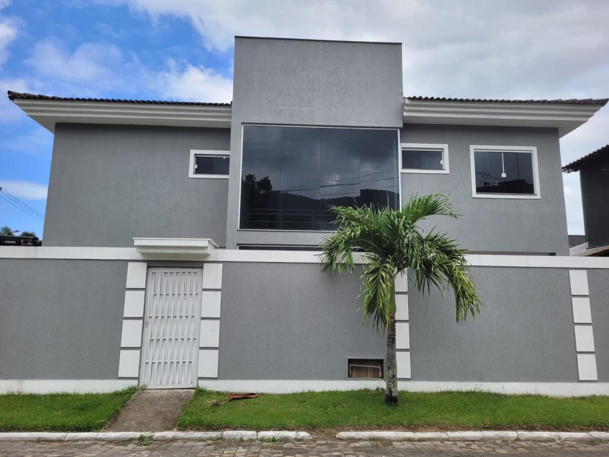 Casa de Condomínio à venda com 5 quartos, 220m² - Foto 3