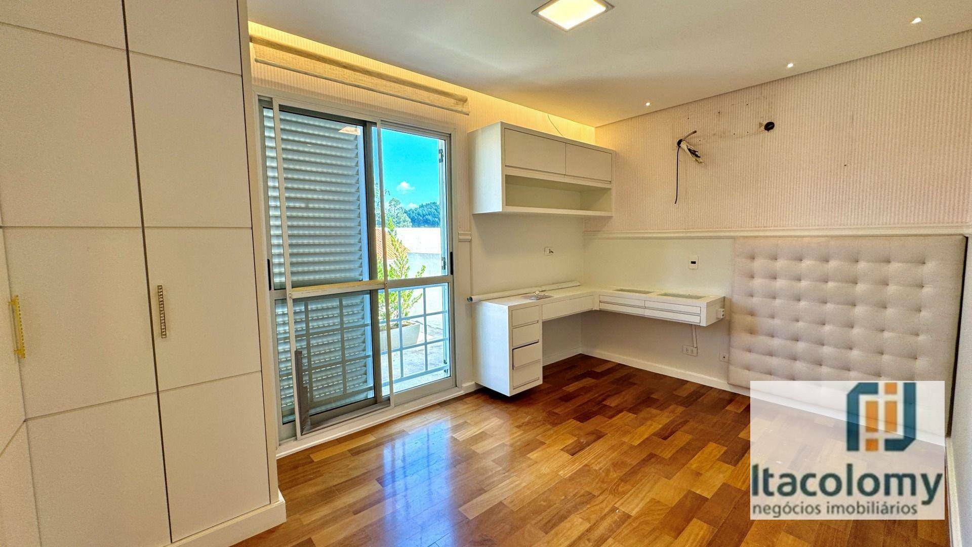 Casa de Condomínio à venda com 4 quartos, 330m² - Foto 9