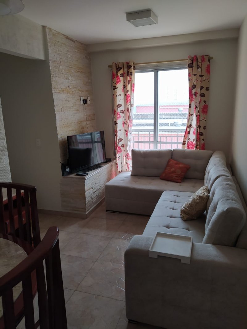 Apartamento à venda com 2 quartos, 62m² - Foto 1