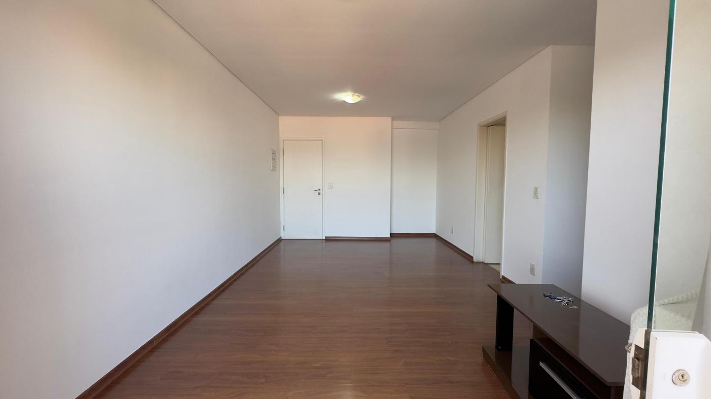 Apartamento para alugar com 3 quartos, 85m² - Foto 2