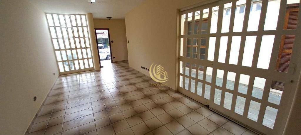 Casa de Condomínio para alugar com 3 quartos, 250m² - Foto 13