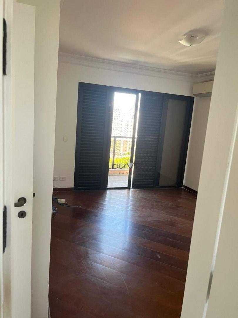 Apartamento para alugar com 4 quartos, 235m² - Foto 12