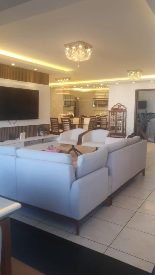 Apartamento à venda com 3 quartos, 250m² - Foto 1