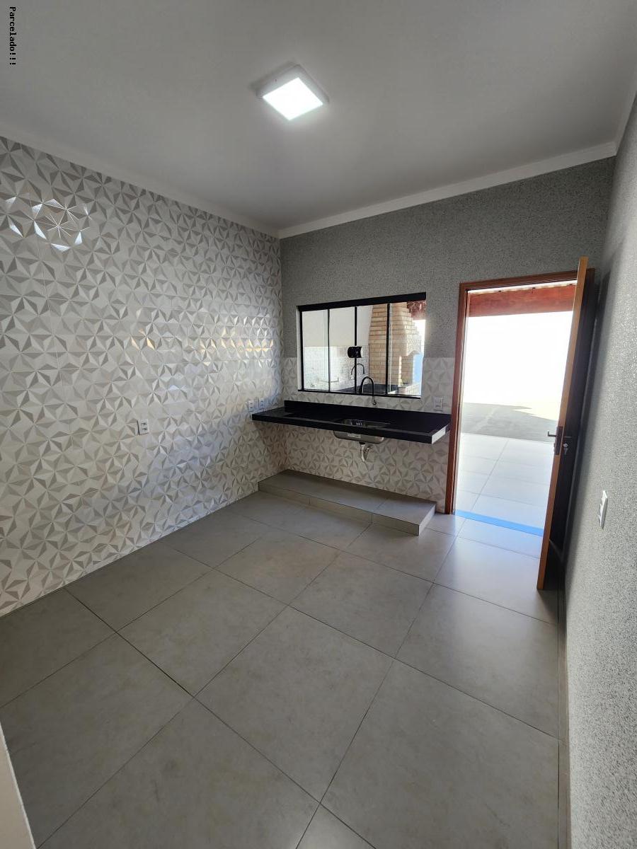 Casa à venda com 3 quartos, 250m² - Foto 3