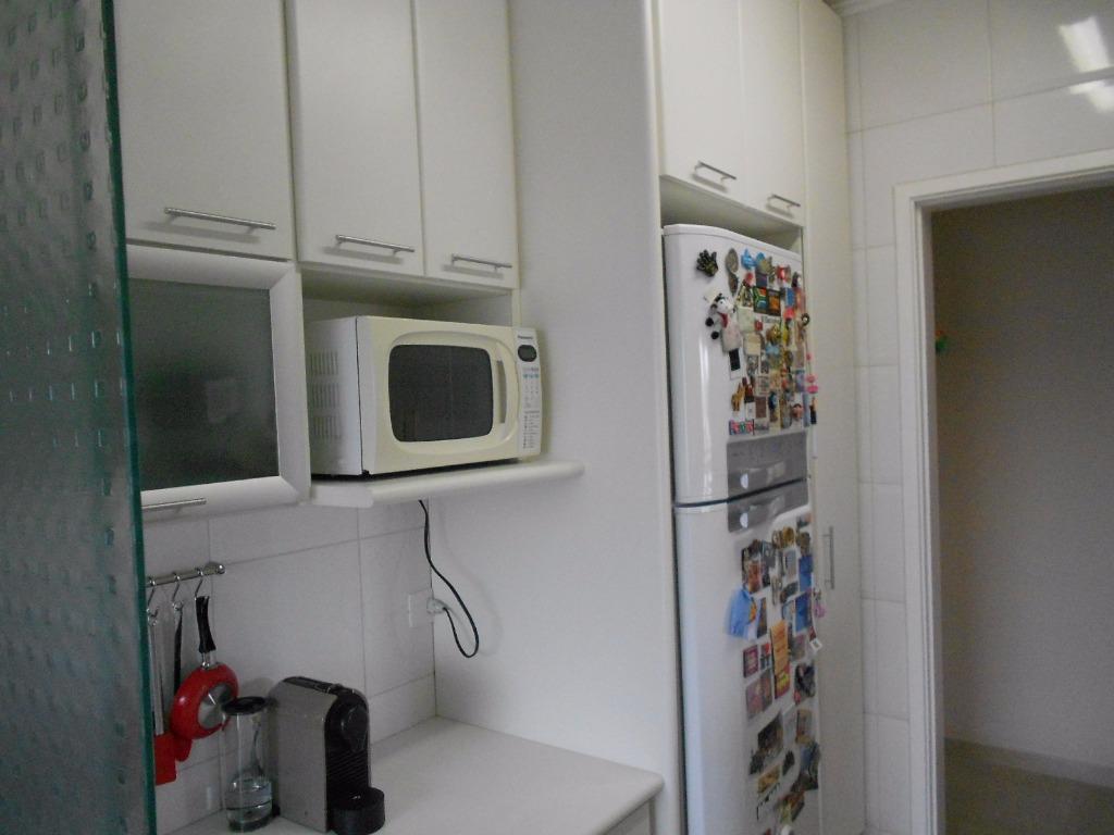 Apartamento à venda com 2 quartos, 65m² - Foto 15