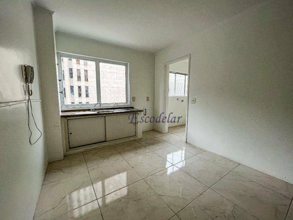 Apartamento para alugar com 3 quartos, 157m² - Foto 6