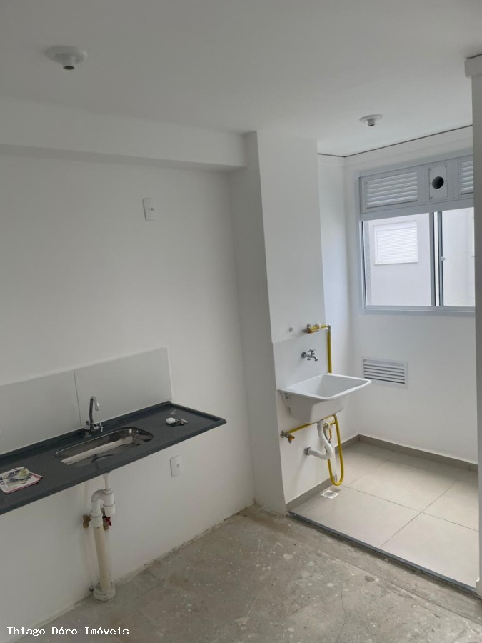 Apartamento à venda com 2 quartos, 37m² - Foto 10
