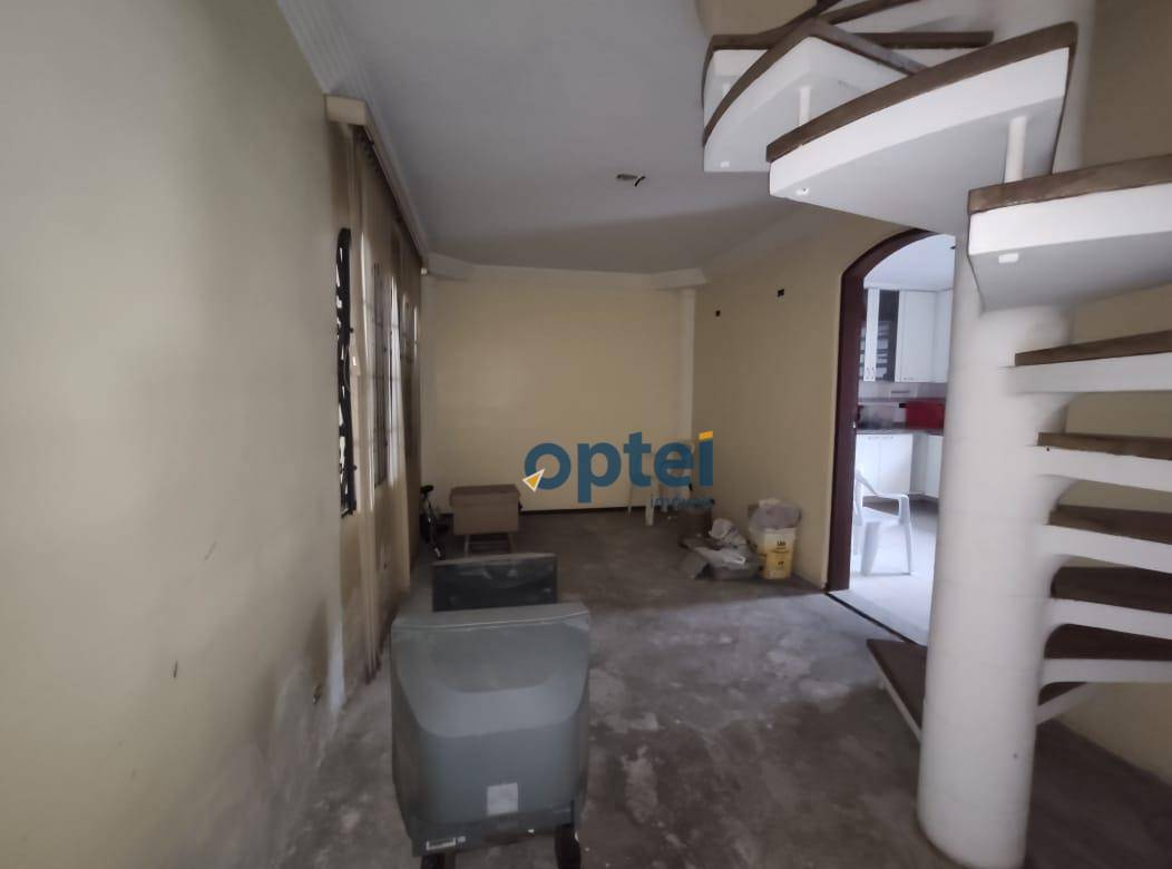 Sobrado à venda com 3 quartos, 180m² - Foto 2