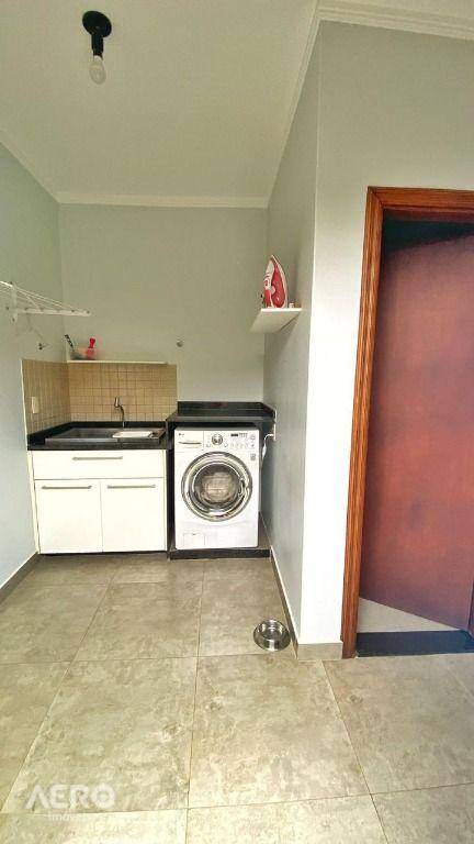 Casa à venda com 4 quartos, 211m² - Foto 22