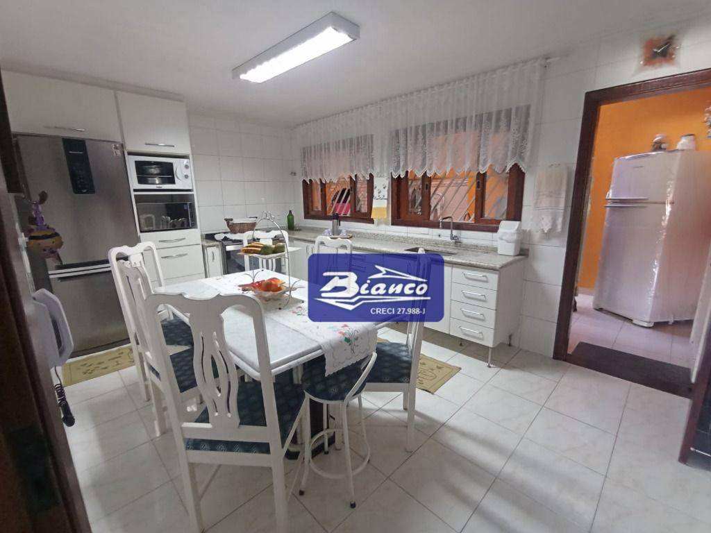 Sobrado à venda com 4 quartos, 207m² - Foto 9