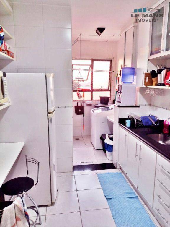 Apartamento à venda com 3 quartos, 73m² - Foto 11