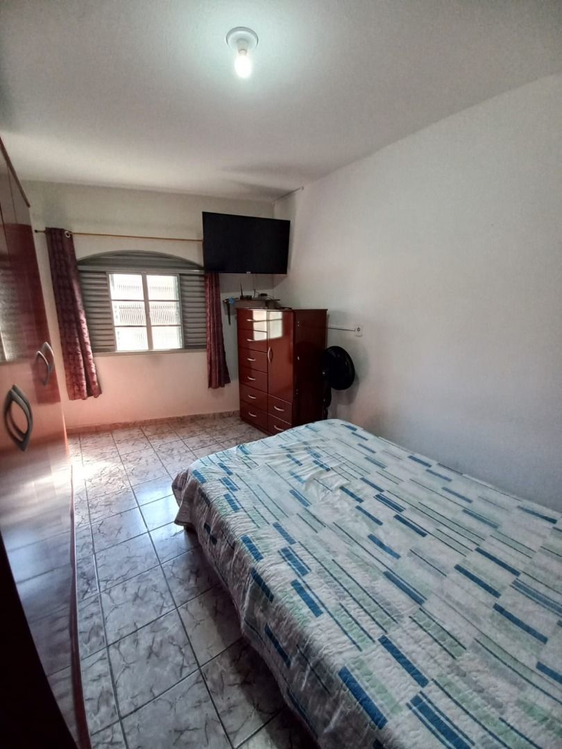 Casa à venda com 4 quartos, 170m² - Foto 13