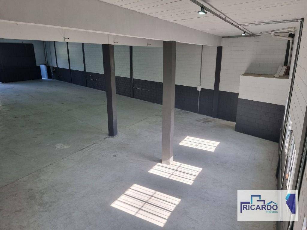 Depósito-Galpão-Armazém para alugar, 736m² - Foto 3