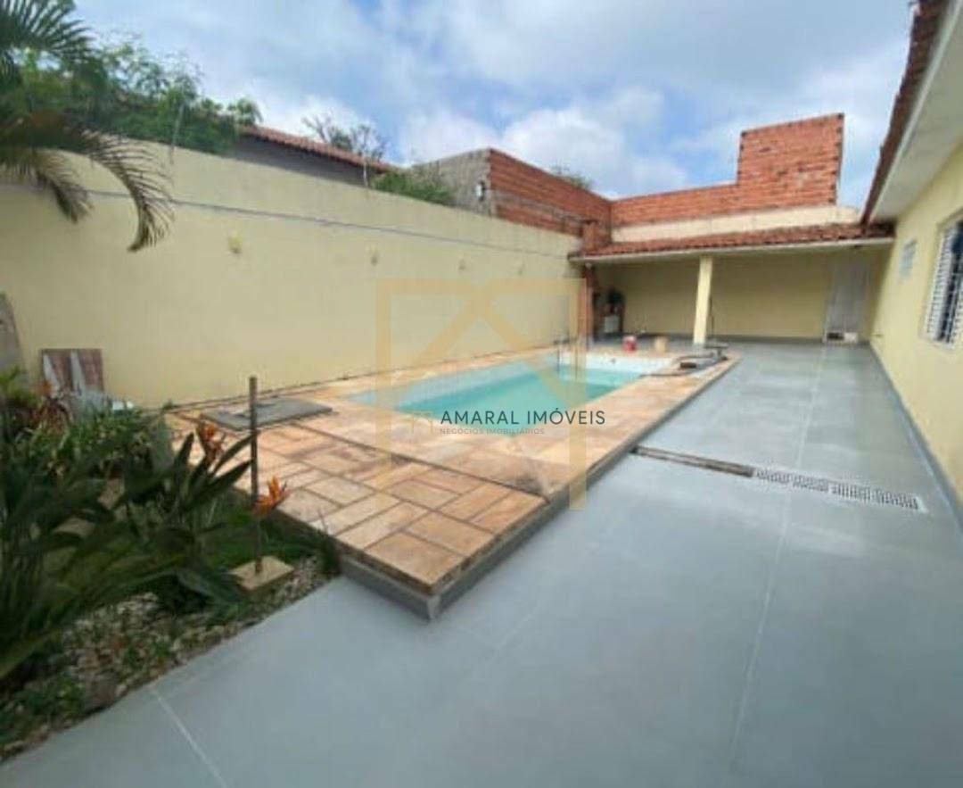 Casa à venda e aluguel com 3 quartos, 220m² - Foto 2