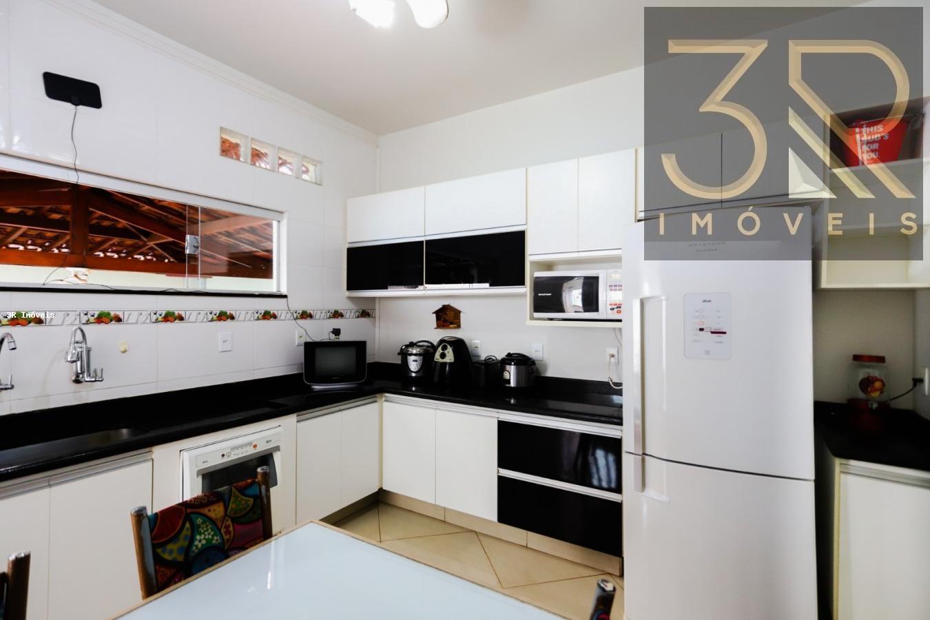 Casa à venda com 3 quartos, 180m² - Foto 16