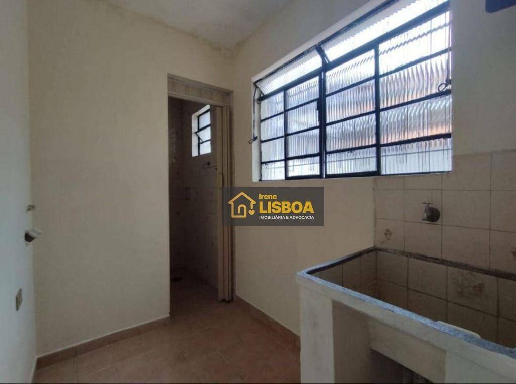 Casa à venda com 6 quartos, 250m² - Foto 4