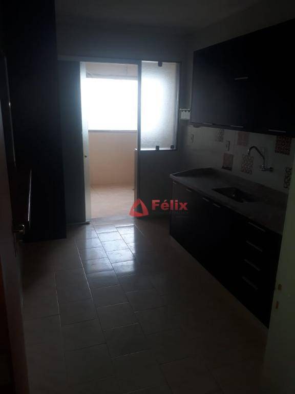 Apartamento à venda com 4 quartos, 140m² - Foto 18