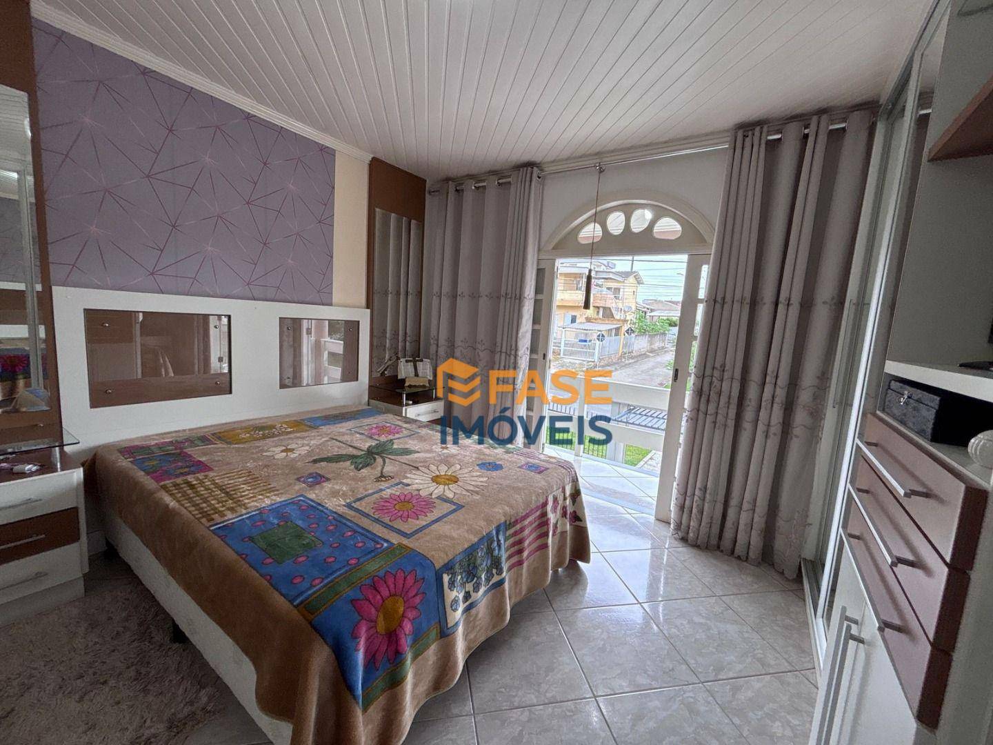 Casa à venda com 4 quartos, 213m² - Foto 22