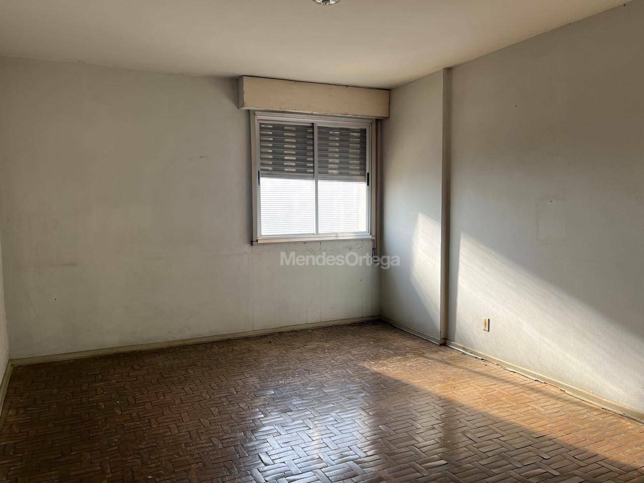 Apartamento à venda com 3 quartos, 140m² - Foto 3