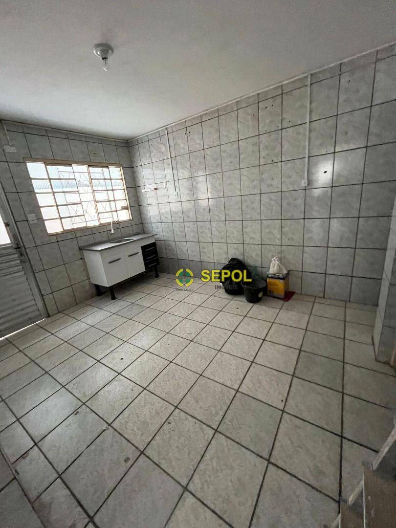 Casa para alugar com 2 quartos, 50m² - Foto 13