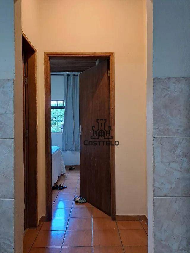 Casa à venda com 3 quartos, 250m² - Foto 3