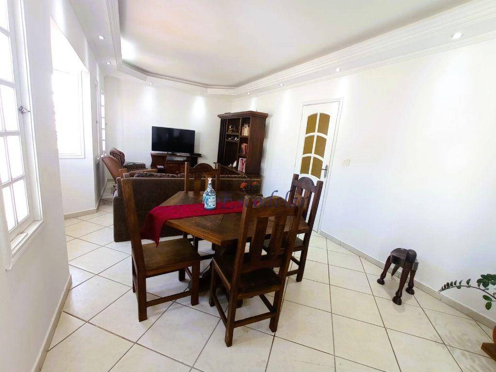 Sobrado à venda com 4 quartos, 195m² - Foto 2