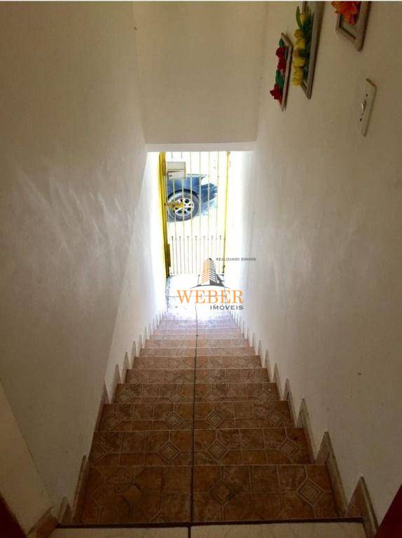 Sobrado à venda com 3 quartos, 120m² - Foto 2