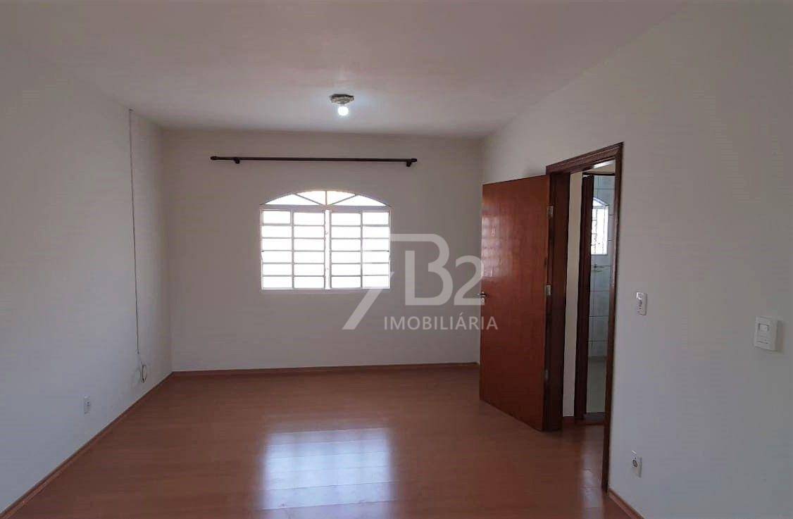 Casa à venda com 5 quartos, 207m² - Foto 34