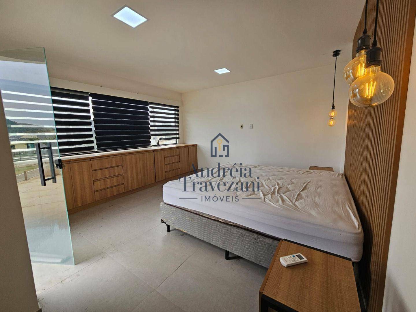 Casa de Condomínio à venda com 4 quartos, 225m² - Foto 16