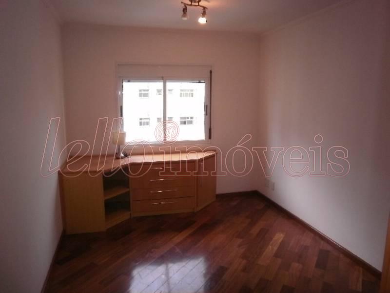 Apartamento para alugar com 3 quartos, 130m² - Foto 13