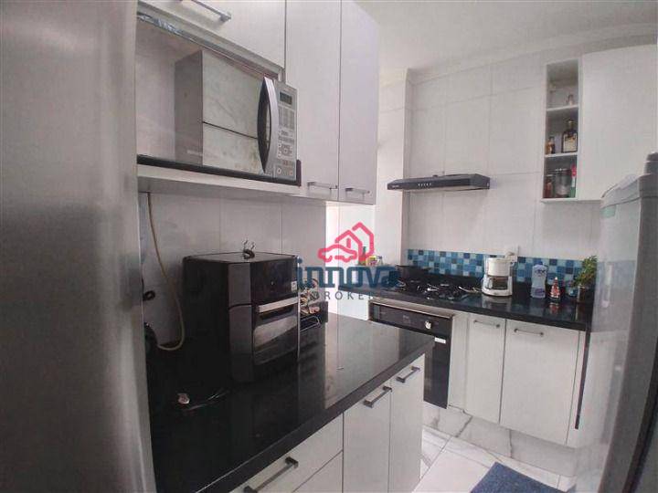 Apartamento à venda com 2 quartos, 64m² - Foto 4