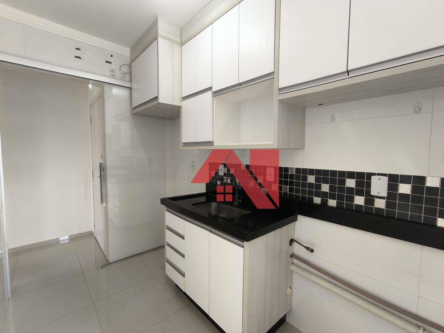 Apartamento à venda com 3 quartos, 74m² - Foto 4
