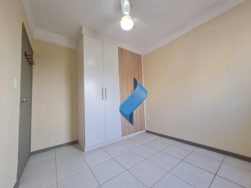 Apartamento para alugar com 3 quartos, 93m² - Foto 13