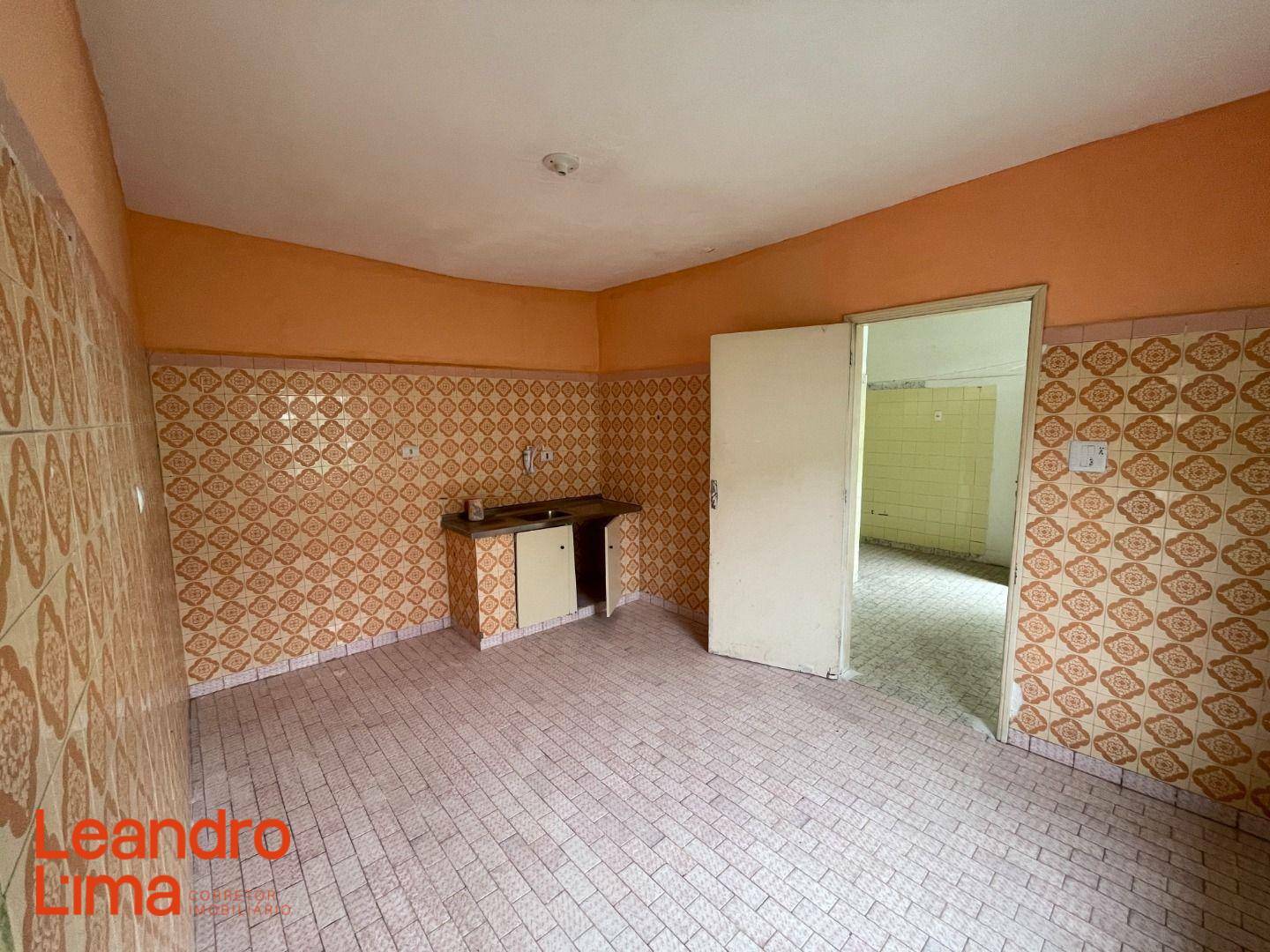 Casa para alugar com 2 quartos, 70m² - Foto 4