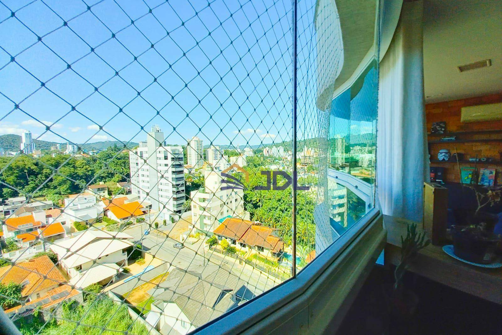 Apartamento à venda com 3 quartos, 119m² - Foto 1