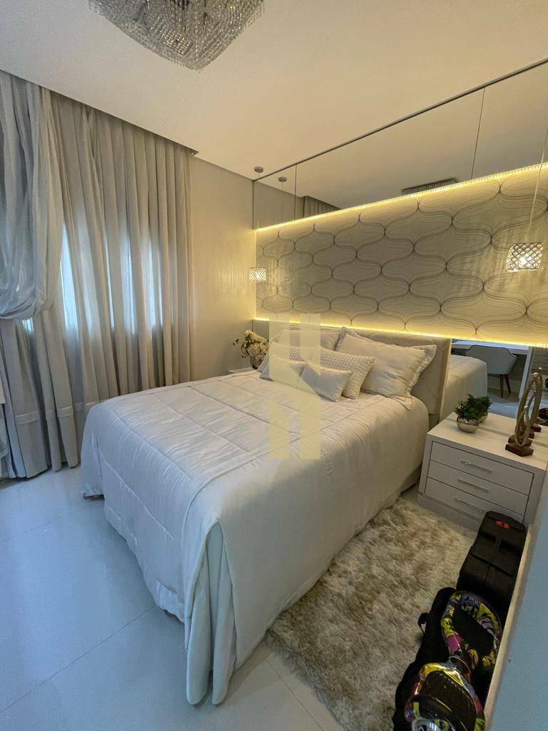 Apartamento à venda com 3 quartos, 240m² - Foto 7