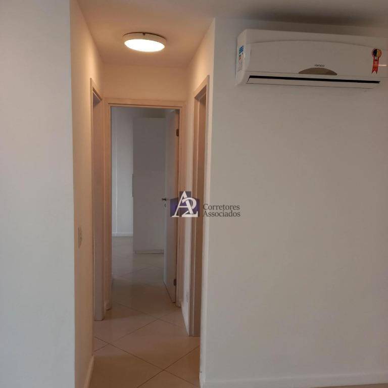 Apartamento à venda com 2 quartos, 66m² - Foto 4