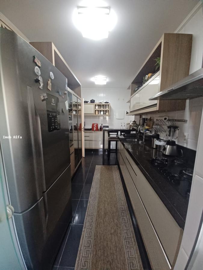 Apartamento à venda com 3 quartos, 180m² - Foto 7