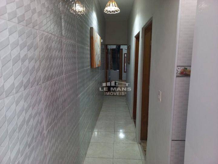 Casa à venda com 3 quartos, 250m² - Foto 12