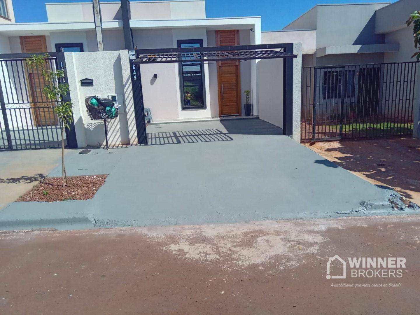 Casa à venda com 2 quartos, 56m² - Foto 1