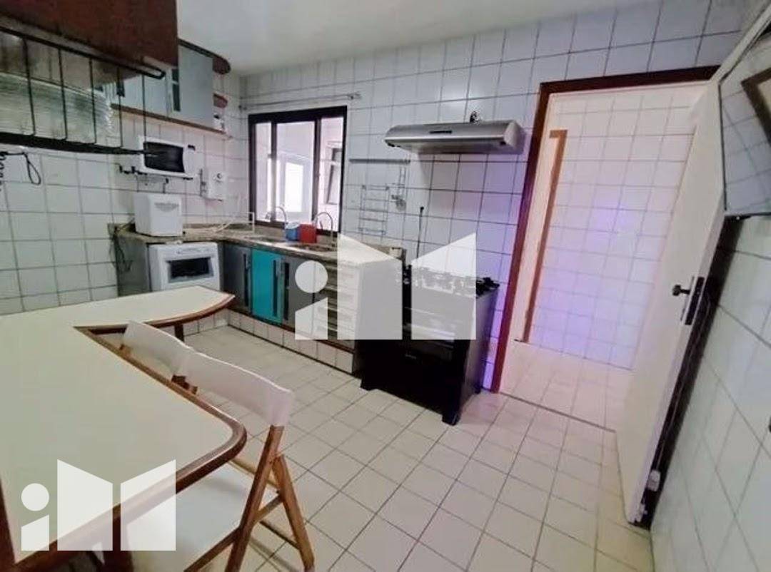 Apartamento à venda com 3 quartos, 147m² - Foto 11