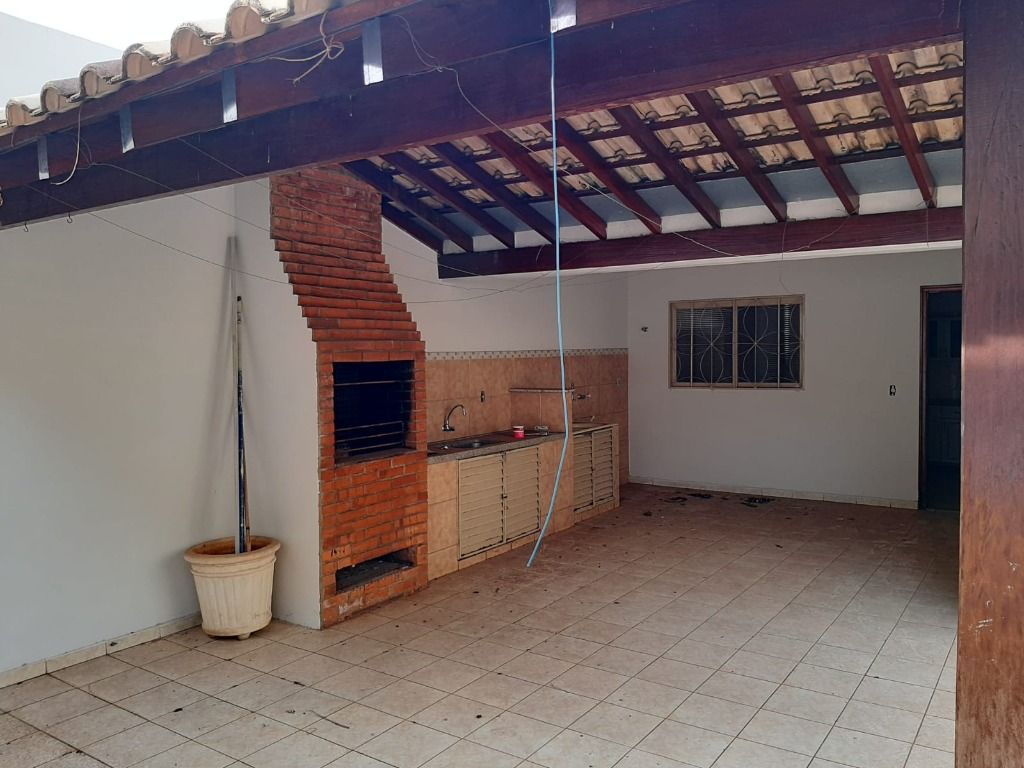 Casa à venda com 6 quartos, 256m² - Foto 11