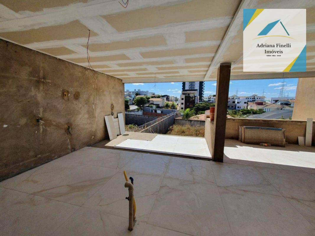 Casa à venda com 4 quartos, 370m² - Foto 9