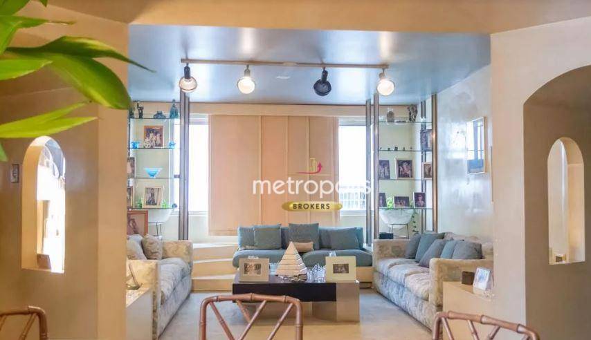 Apartamento à venda com 4 quartos, 212m² - Foto 1