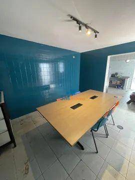 Casa para alugar com 4 quartos, 200m² - Foto 13