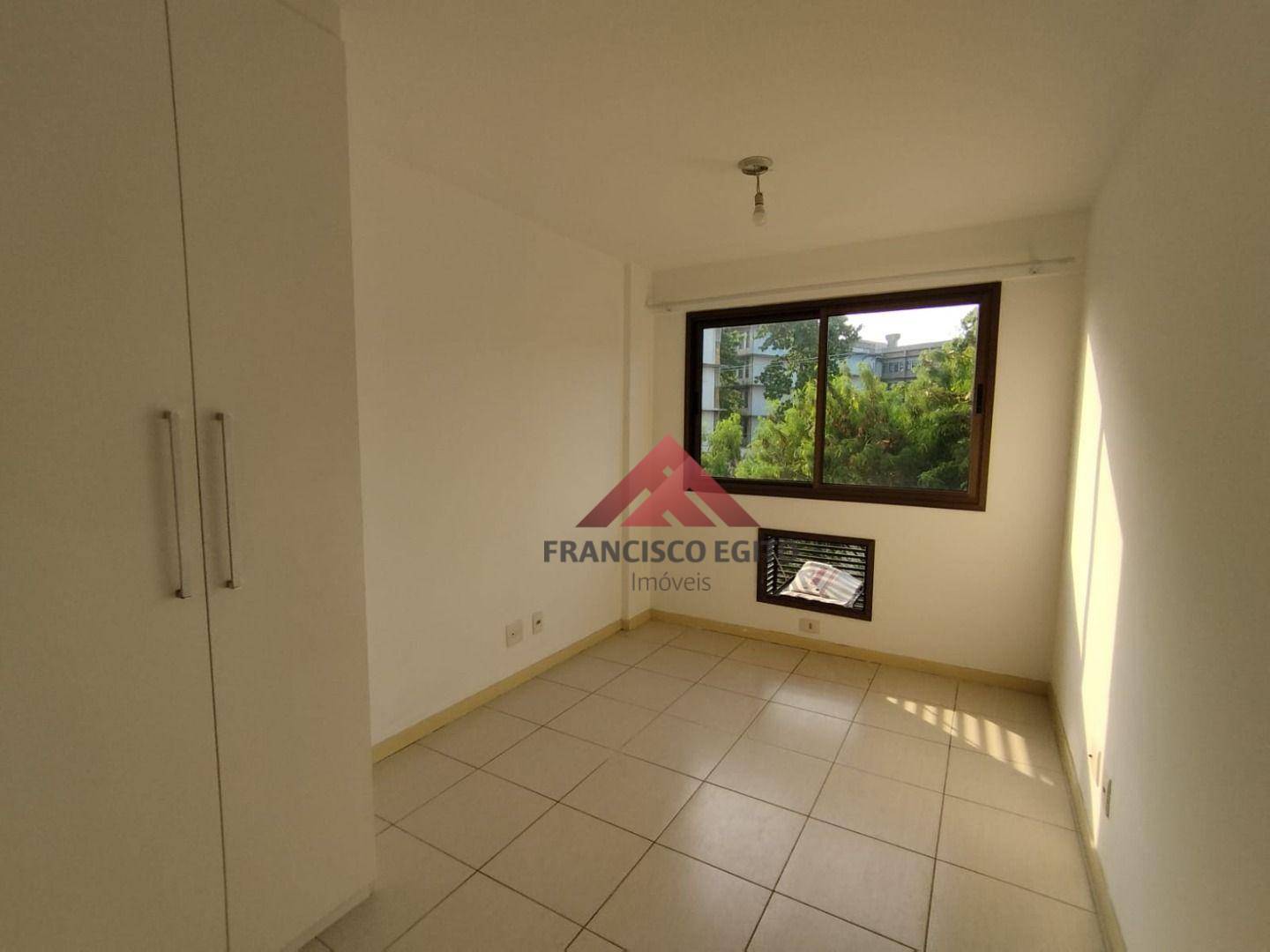 Apartamento à venda com 2 quartos, 68m² - Foto 7