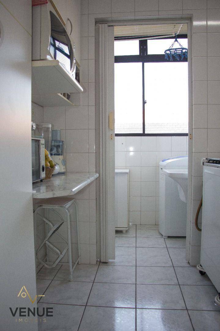 Apartamento à venda com 2 quartos, 60m² - Foto 15