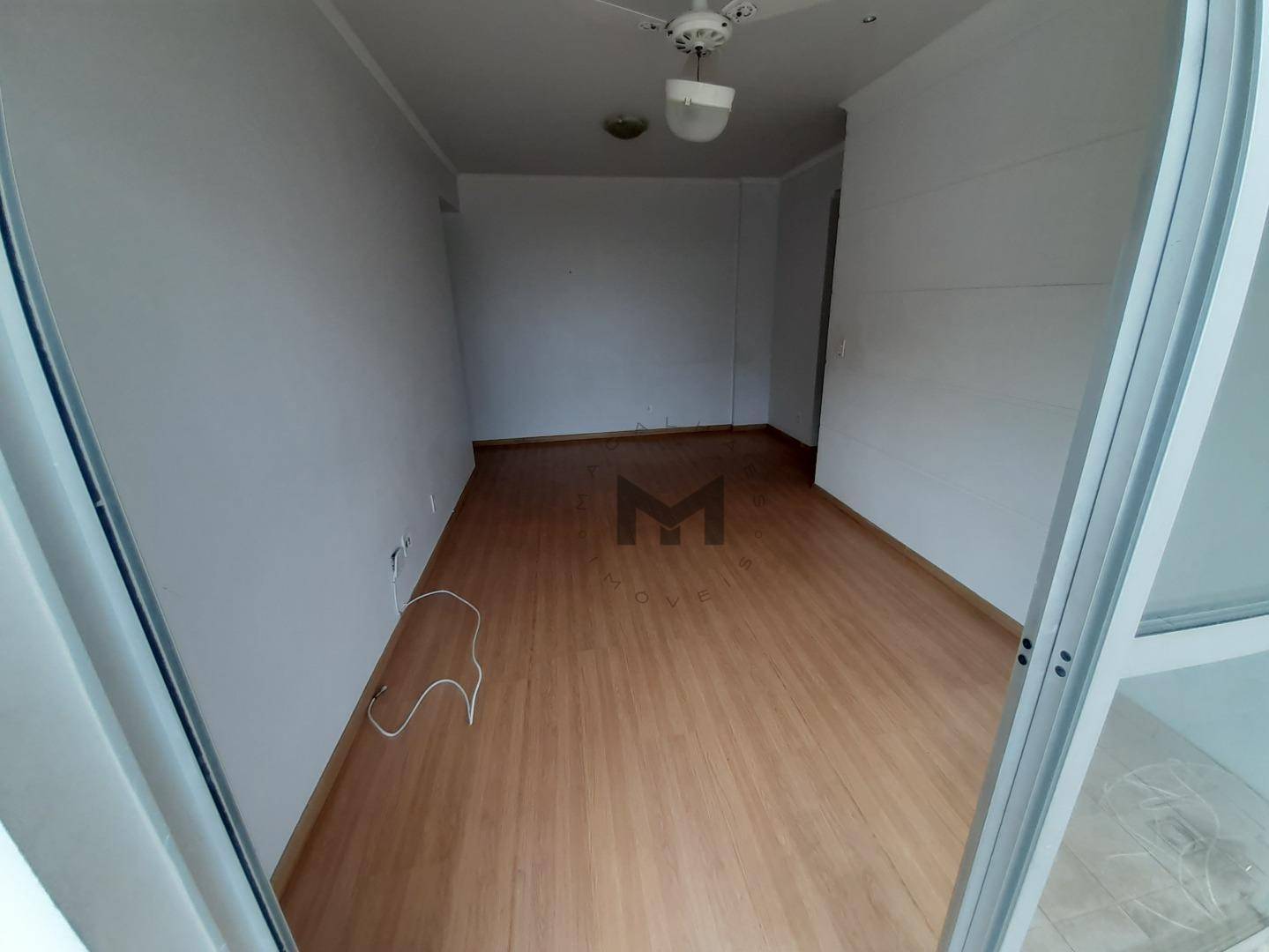 Apartamento à venda com 2 quartos, 79m² - Foto 4