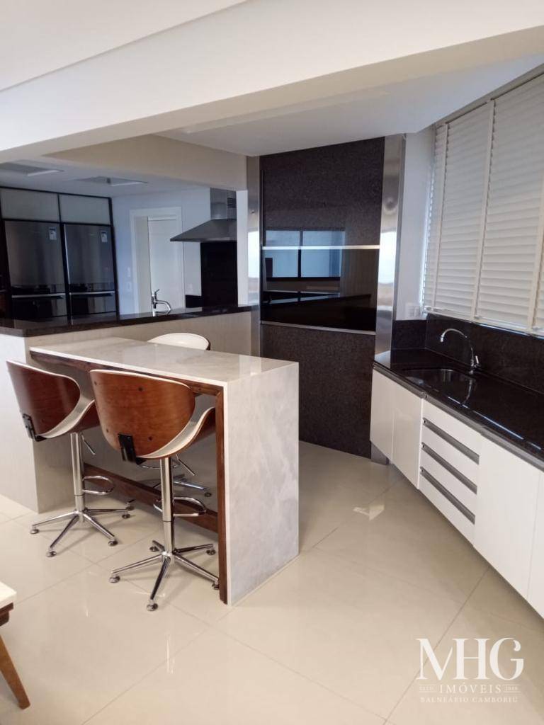 Apartamento à venda com 3 quartos, 292m² - Foto 7